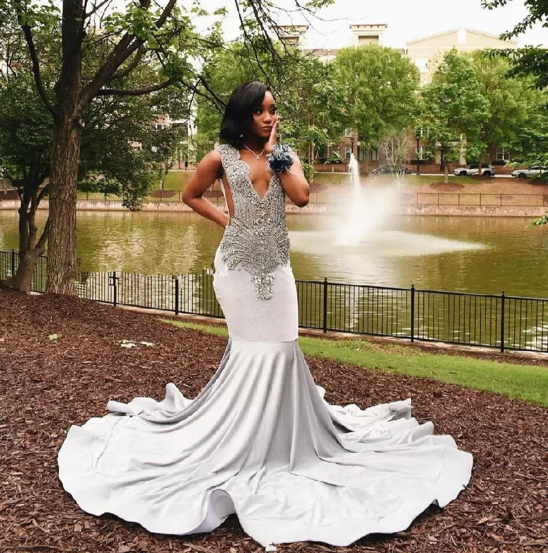 Exclusive Discounts Romantic Detailing Silver Diamond Long Prom Formal Dresses for Women Sparkly Black Girl Crystal Mermaid Evening Gala Party Gowns