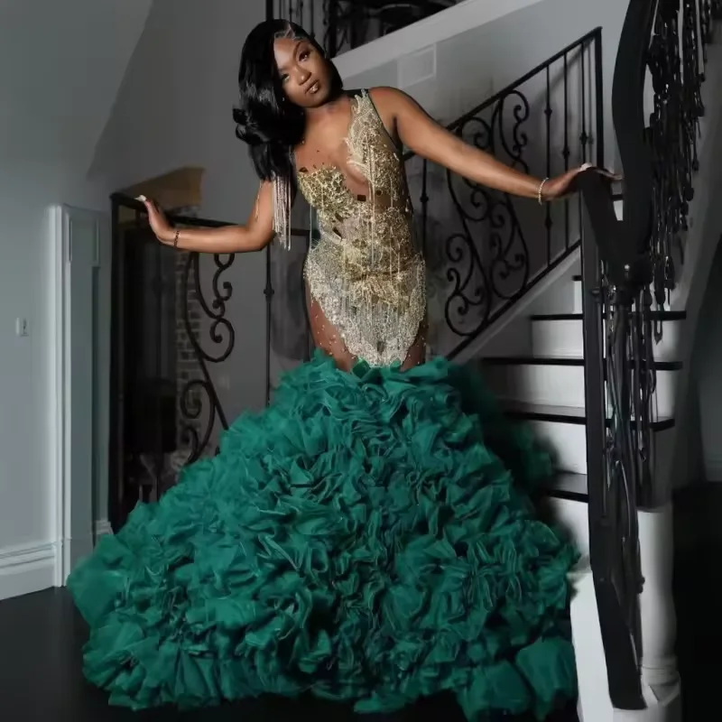 Bid Farewell To The Old Season Elegant Contour Green Prom Dresses Women Luxury Gold Rhinestone Ruffles Mermaid Party Dress Long Crystal African Evening Gowns 2025 Customized