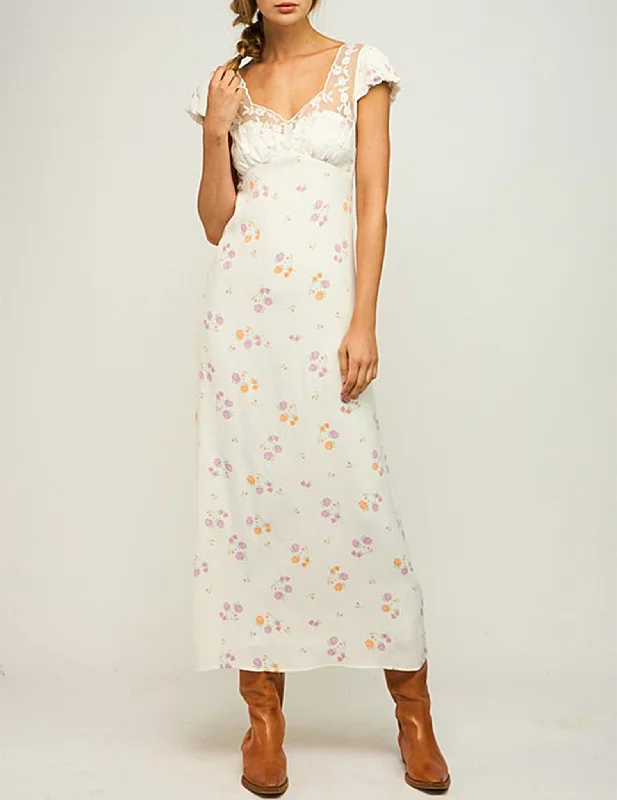 Shop The Hottest Deals Vintage Look Patricia Floral + Lace Dress