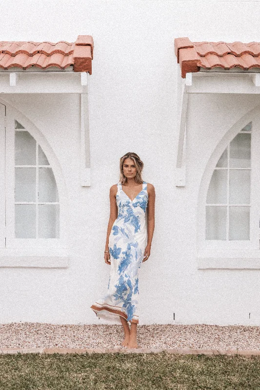 Hot Styles Bold Silhouette Lizza Maxi Dress - Pale Blue Print