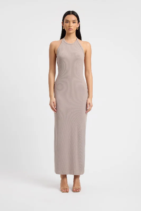 Urban Elegance Deals Romantic Flair Millie Maxi Dress