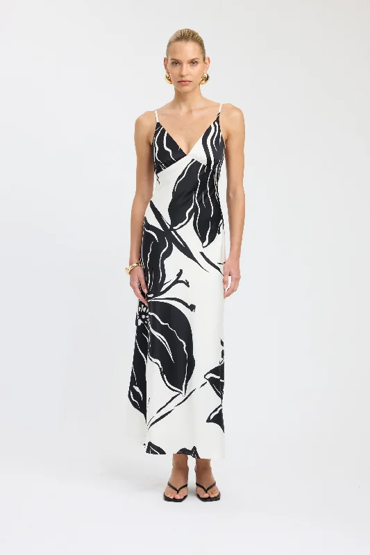 Avant-Garde Style Promotions Limited - Edition Drops Clea Maxi Dress