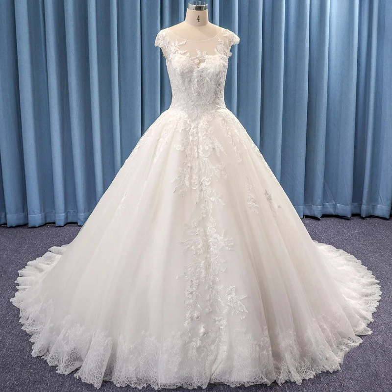 Chic Style, Always In Vogue Luxury Comfort Capped Sleeves Sheer Neck Lace Tulle Ballgown Wedding Dress