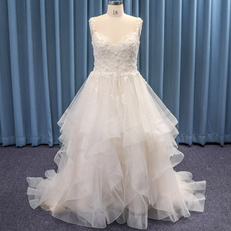 Fashion Forward Femininity Vintage Elegance Ruffle Tulle Lace Pearls A-line Plus Size Bridal Gown Wedding Dresses